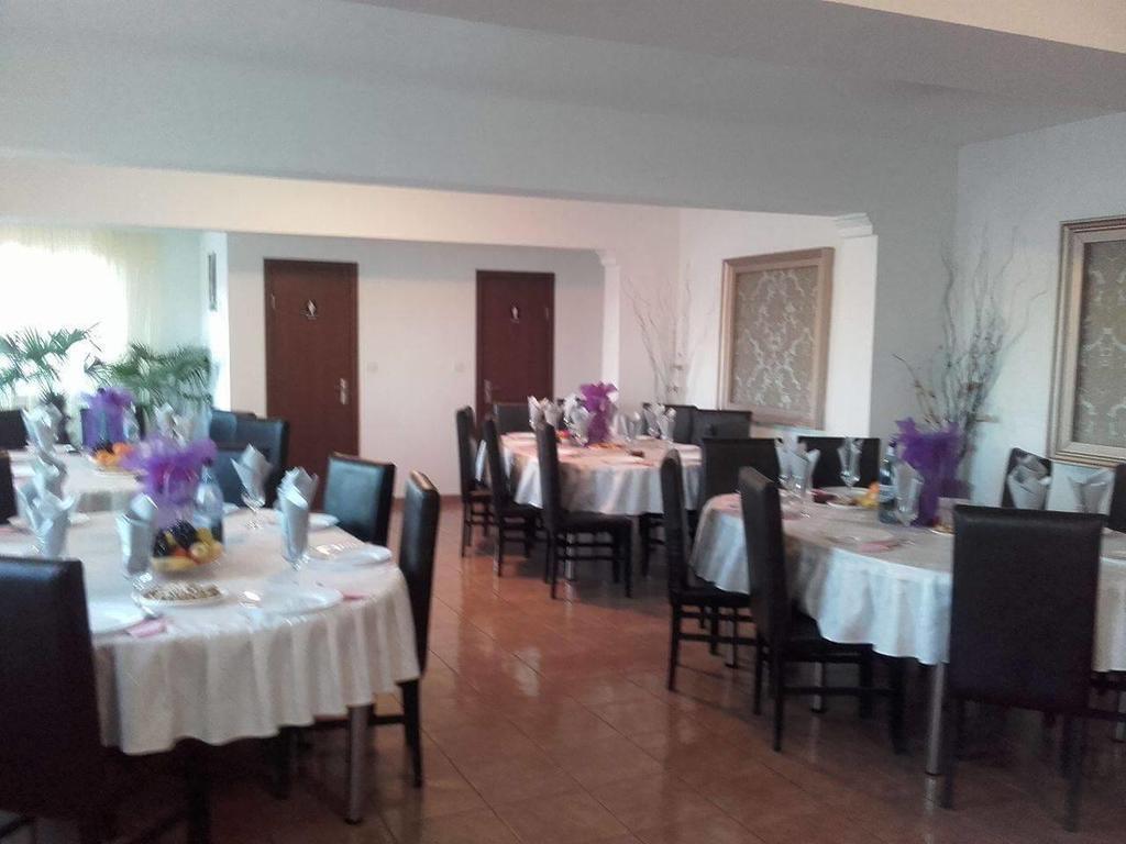 Casa Dobrescu Centura De Nord Hotel Craiova Kültér fotó